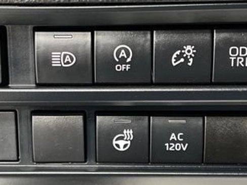 Used 2025 Toyota Tundra Limited w/ TRD Off-Road Package AWD/4WD image 32
