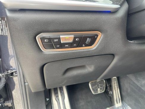 Used 2022 BMW X7 M50i w/ Luxury Seating Package image 37