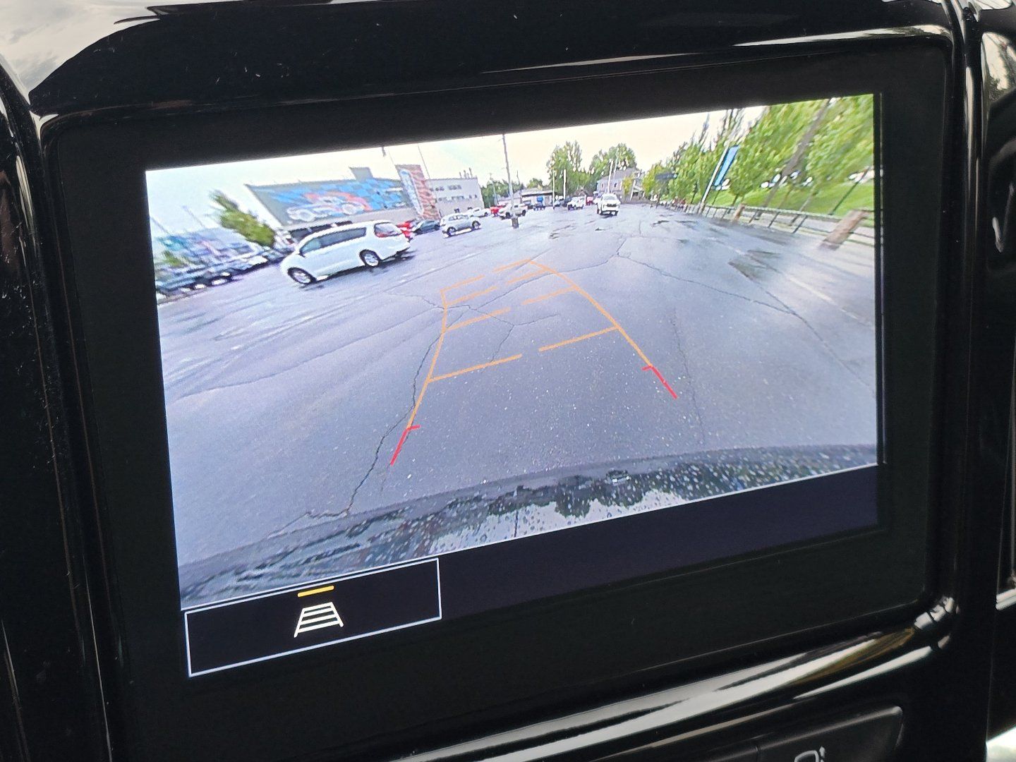 Used 2023 Chevrolet Traverse LT FWD image 4