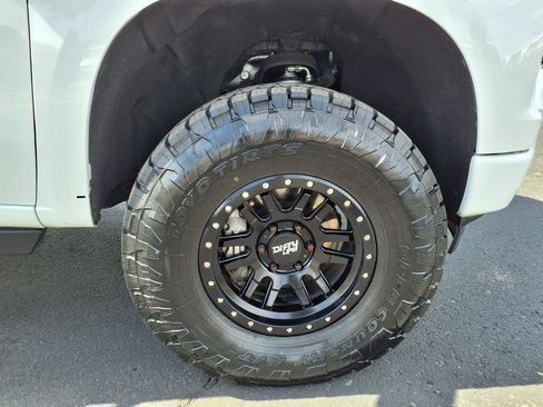 Used 2022 Chevrolet Silverado 1500 RST AWD/4WD image 9