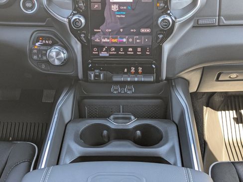New 2026 RAM 1500 Laramie AWD/4WD image 18