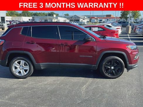 Used 2022 Jeep Compass Latitude w/ Sun and Sound Group AWD/4WD image 9