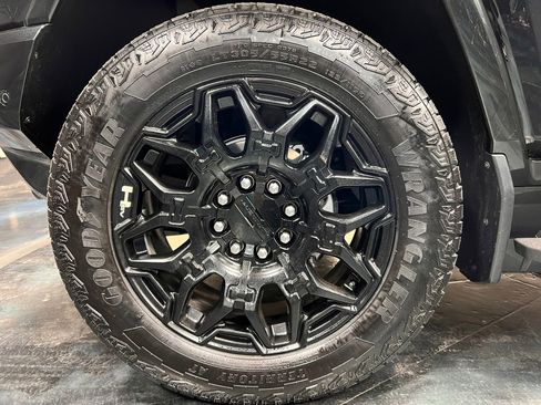 Used 2025 GMC Hummer EV 2X AWD/4WD image 30