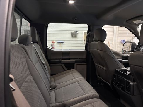 Used 2018 Ford F150 XLT w/ Equipment Group 302A Luxury image 31