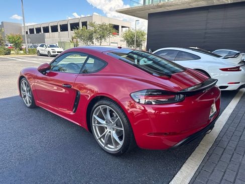 Used 2021 Porsche 718 Cayman RWD image 3