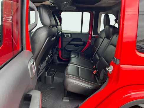 Used 2024 Jeep Wrangler Unlimited Rubicon AWD/4WD image 11