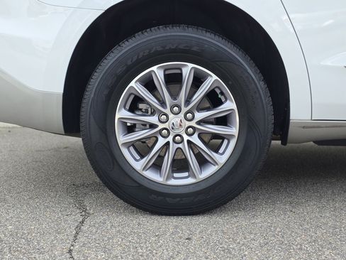 Used 2023 Buick Enclave Essence image 47