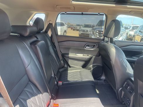 Certified 2022 Nissan Rogue Platinum w/ Head-Up Display Package image 29