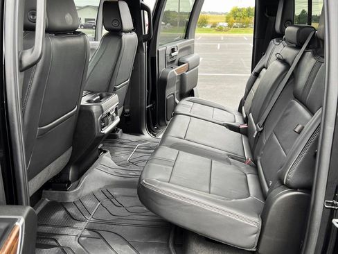 Used 2023 Chevrolet Silverado 2500 High Country image 18