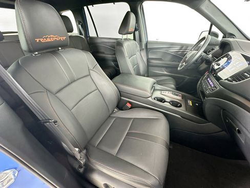 Used 2025 Honda Passport TrailSport image 37