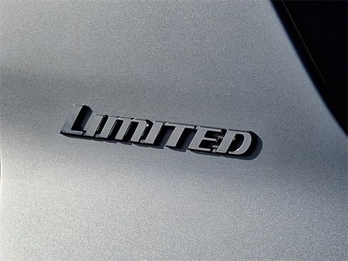 Used 2011 Toyota 4Runner Limited image 28