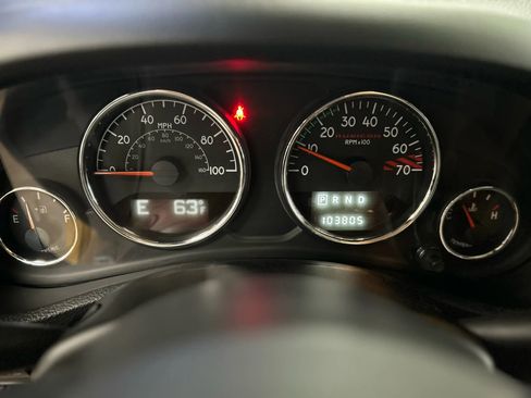 Used 2014 Jeep Wrangler Rubicon image 15