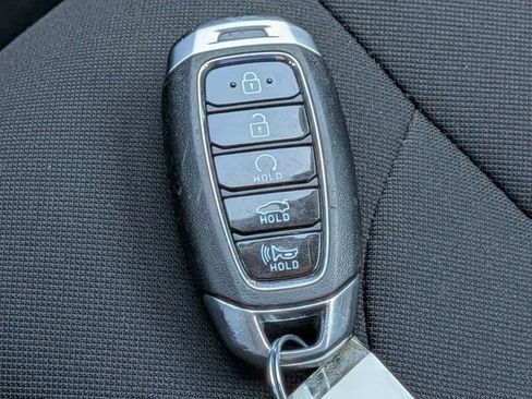 Used 2022 Hyundai Elantra SEL w/ Convenience + Premium Package FWD image 33