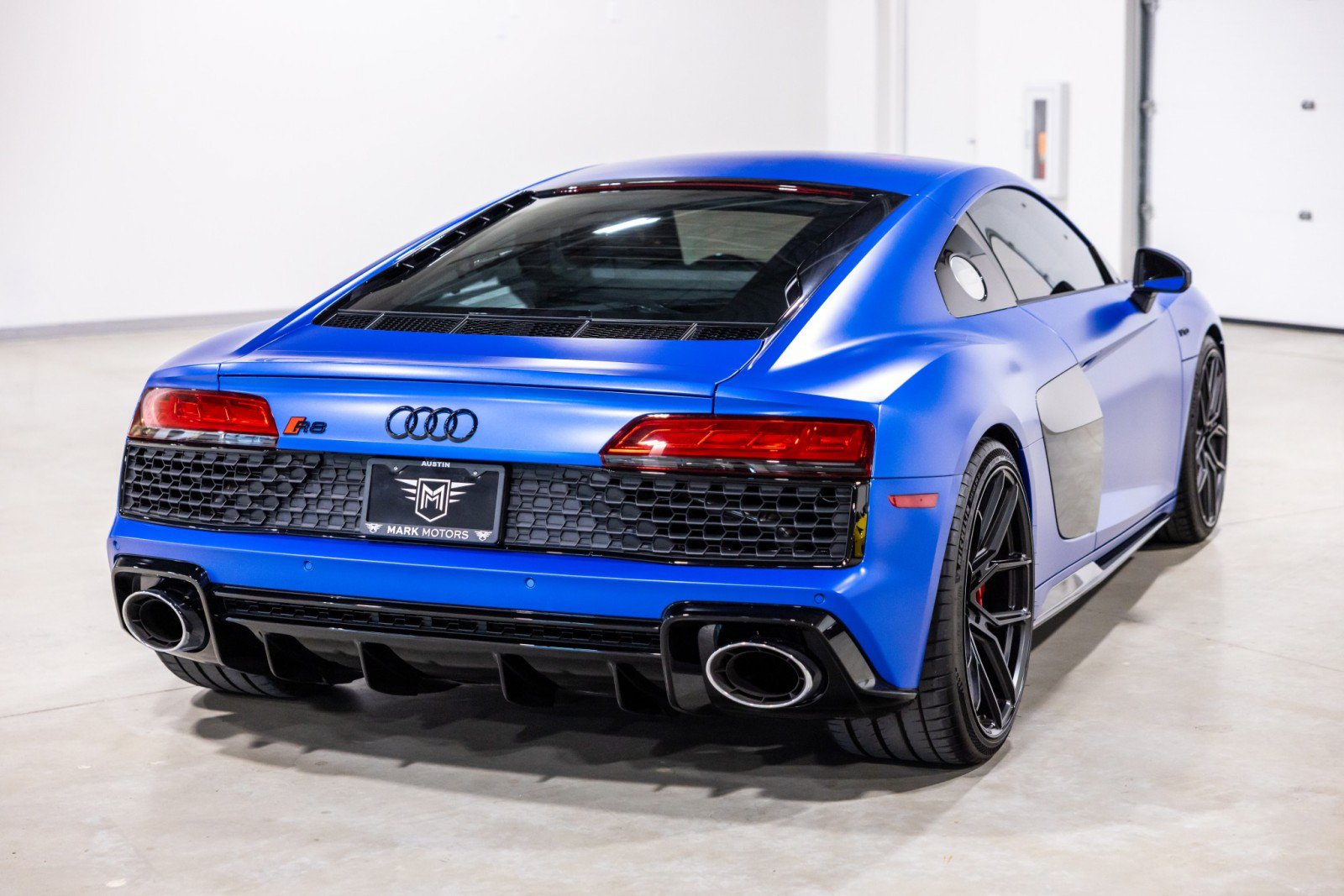 Used 2023 Audi R8 V10 performance RWD image 9