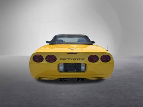 Used 2004 Chevrolet Corvette Convertible w/ Preferred Equipment Group RWD image 4