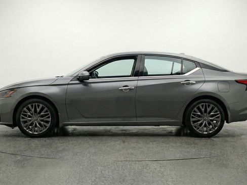 Used 2025 Nissan Altima 2.5 SV image 5