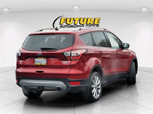Used 2018 Ford Escape Titanium w/ Ford Safe & Smart Package image 9