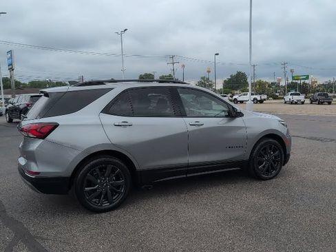 Used 2023 Chevrolet Equinox RS FWD image 8