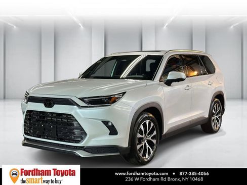 Used 2024 Toyota Grand Highlander AWD Hybrid image 8