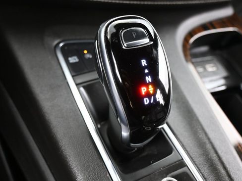 Used 2023 Cadillac Escalade Premium Luxury image 25