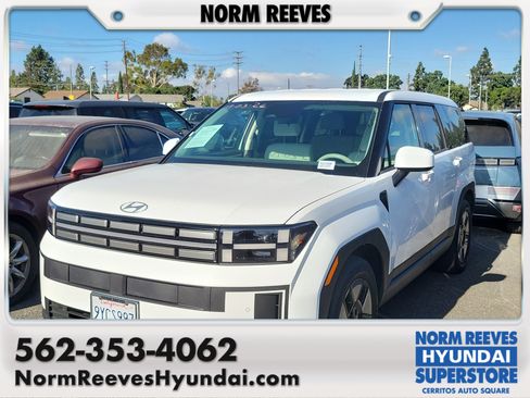 Used 2026 Hyundai Santa Fe SE FWD image 1