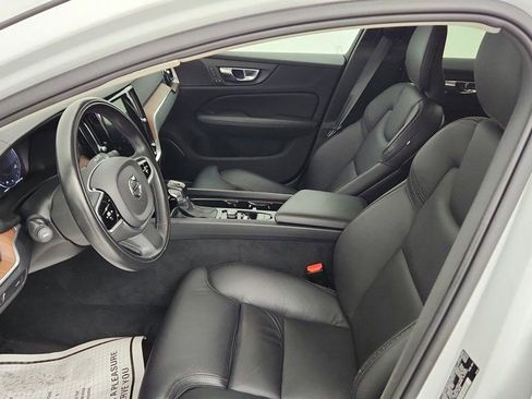 Used 2020 Volvo V60 T5 Cross Country w/ Protection Package Premier image 19