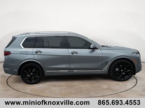 Used 2023 BMW X7 xDrive40i w/ Premium Package AWD/4WD image 2