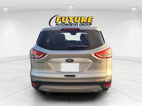 Used 2016 Ford Escape SE image 4