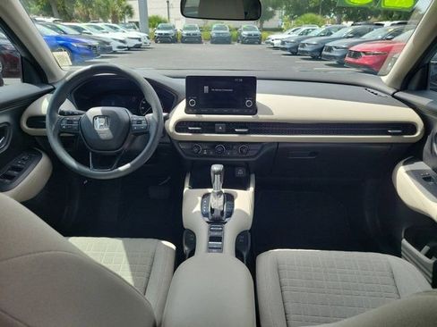 Certified 2025 Honda HR-V LX image 2