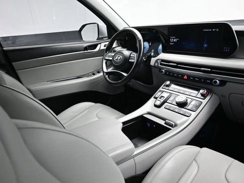 Used 2025 Hyundai Palisade SEL FWD image 17