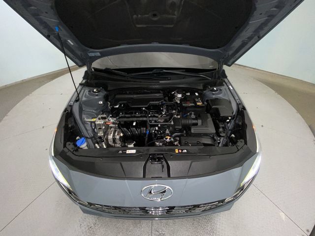 Used 2023 Hyundai Elantra Limited FWD image 26