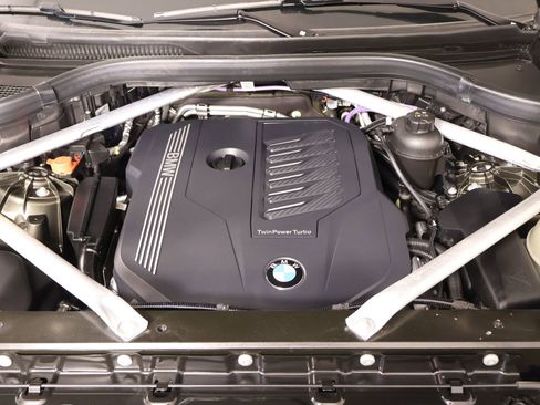 Used 2023 BMW X5 xDrive40i w/ M Sport Package image 21