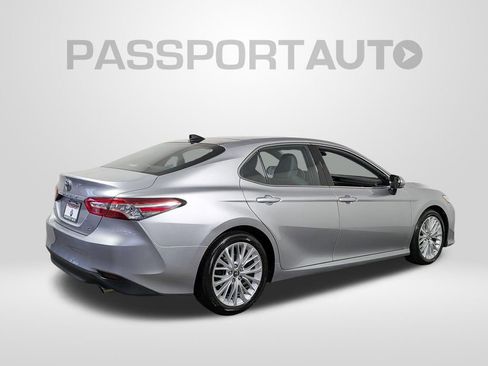 Used 2019 Toyota Camry XLE w/ Navigation Package image 6