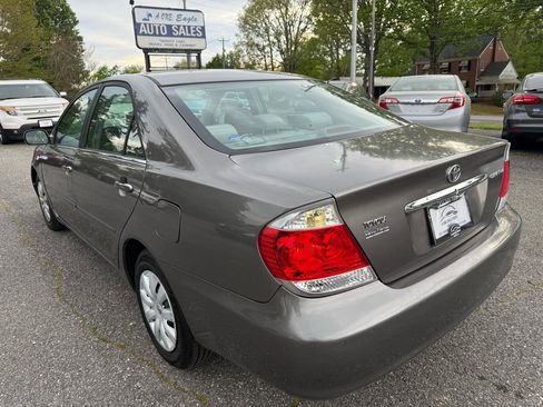 Used 2006 Toyota Camry LE image 5