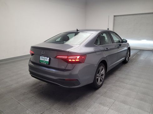 Used 2024 Volkswagen Jetta SE FWD image 9