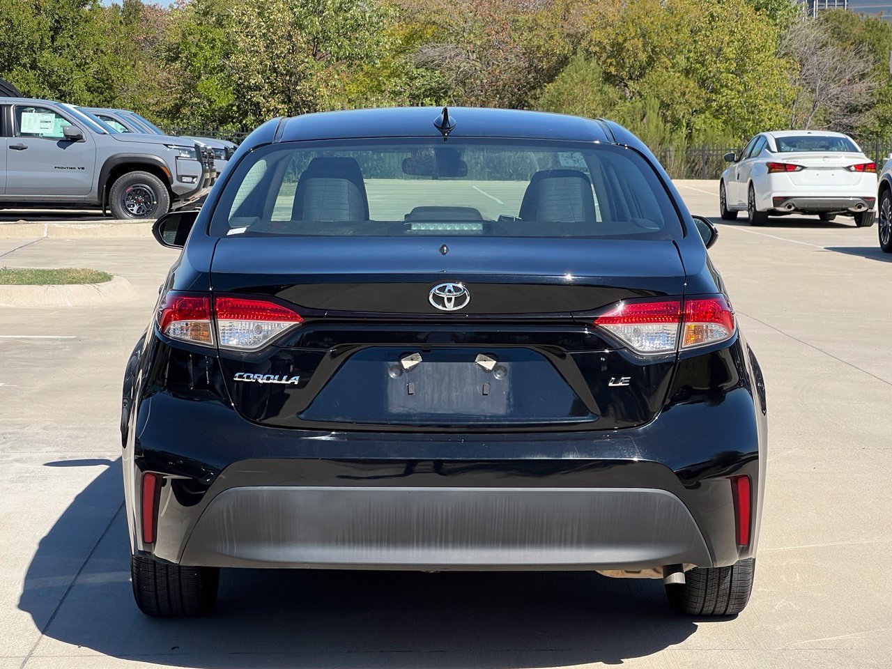 Used 2025 Toyota Corolla LE FWD image 4