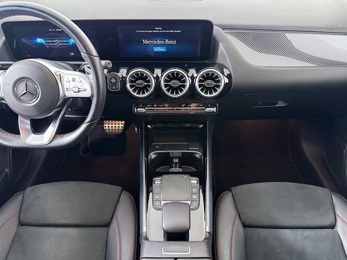 Used 2023 Mercedes-Benz GLA 250 4MATIC image 14
