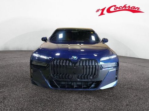 Used 2023 BMW i7 xDrive60 AWD/4WD image 27