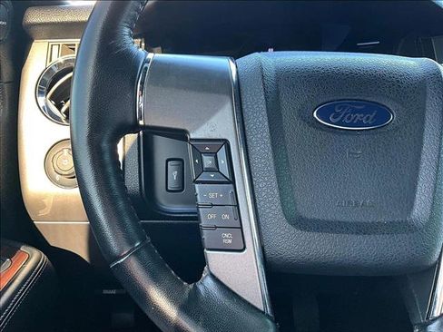Used 2016 Ford Expedition Platinum RWD image 18