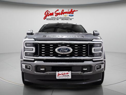 Used 2023 Ford F450 Platinum w/ FX4 Off-Road Package AWD/4WD image 2