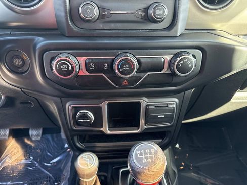 Used 2018 Jeep Wrangler Sport image 19