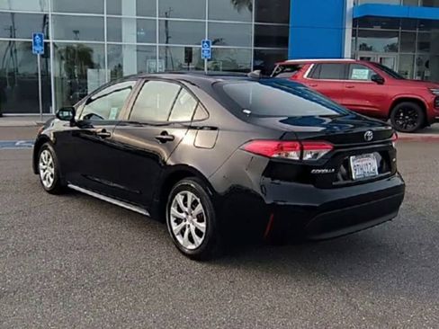 Used 2025 Toyota Corolla LE image 6