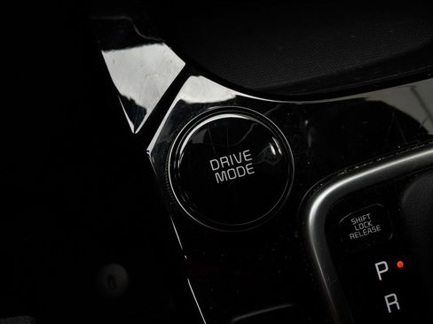 Used 2025 Kia Seltos S image 25