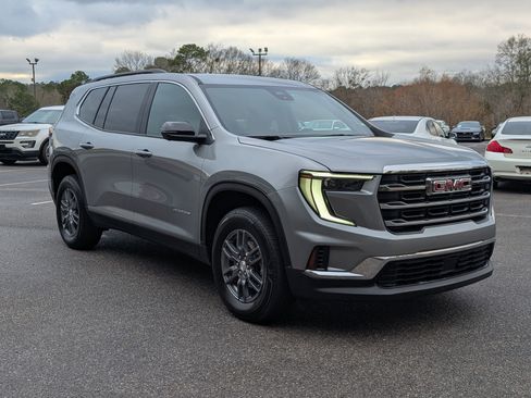 Used 2025 GMC Acadia Elevation image 11