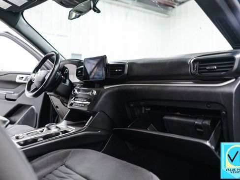 Used 2020 Ford Explorer XLT image 36