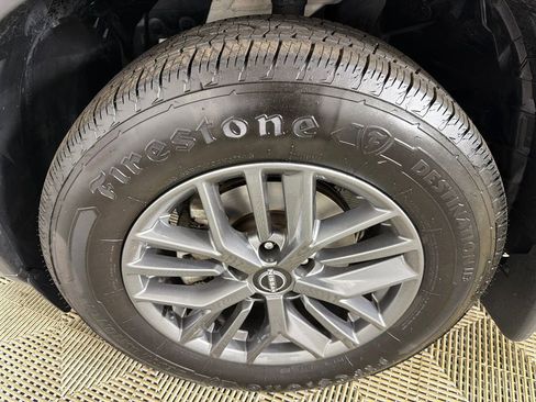 Used 2023 Nissan Rogue S image 11