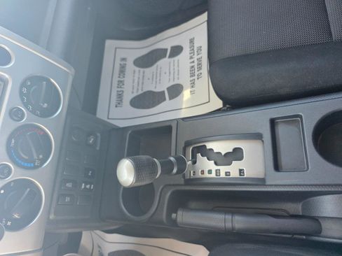 Used 2007 Toyota FJ Cruiser 2WD w/ Upgrade Pkg 1 image 16