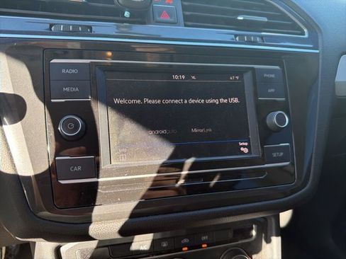 Used 2018 Volkswagen Tiguan S image 9