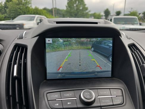 Used 2018 Ford Escape SE w/ SE Sync 3 Package AWD/4WD image 30