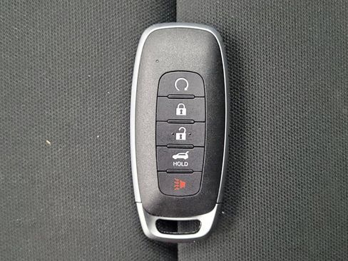 Used 2024 Nissan Rogue S FWD image 32